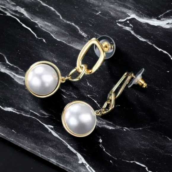 Genuine Shell Pearl Drop Earrings 18k Gold Plated 4 ct - Picture 5 of 7